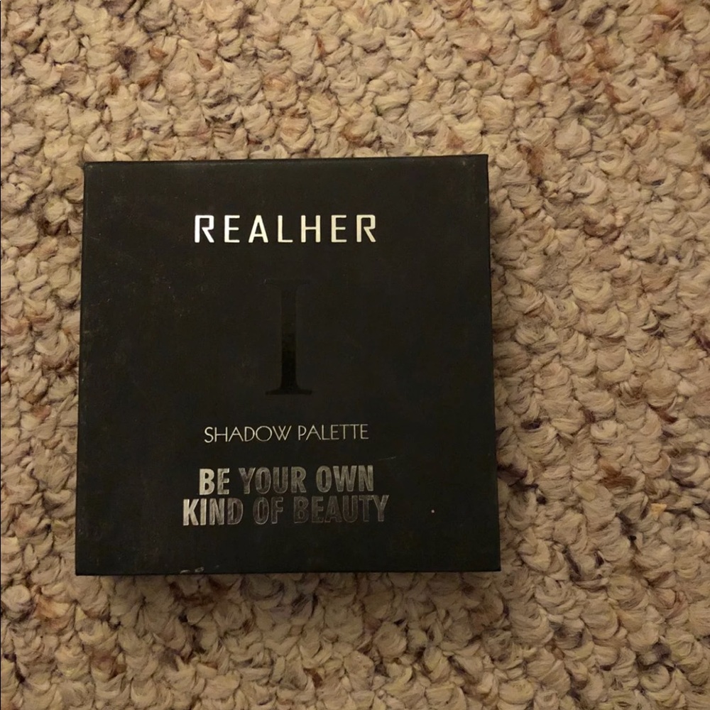 Realher eyeshadow pallet